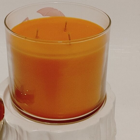 Bath and Body Works Sweet Maui Mango Three Wick Candle BNIP - Picture 5 of 5